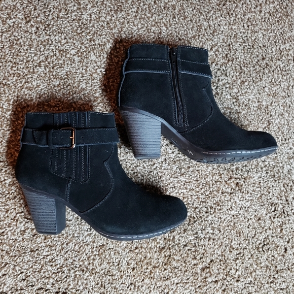 G.H. Bass & Co. Bootie - Picture 2 of 9